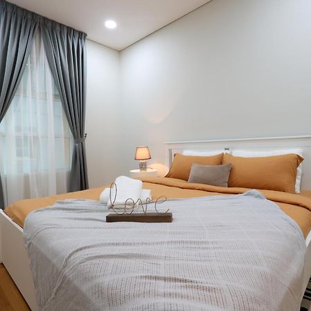 Calm Sojourn, Sky Suites Klcc 쿠알라룸푸르 외부 사진
